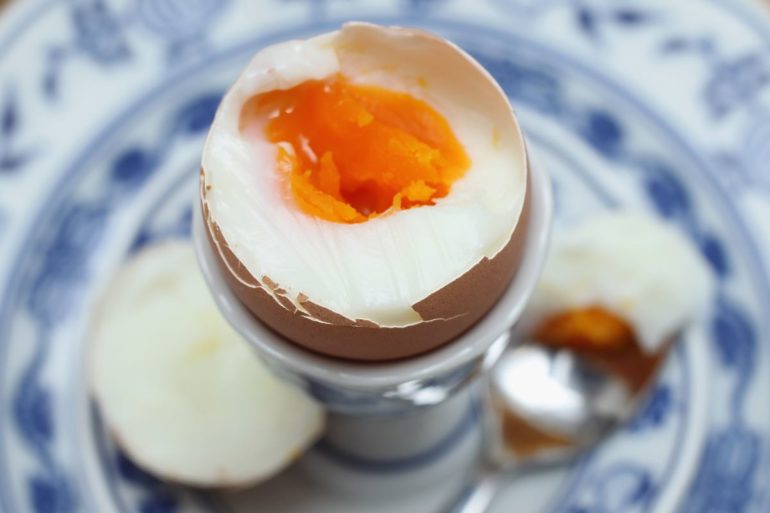 Диетическое потребление холестерина или яиц не увеличивает риск инсульта