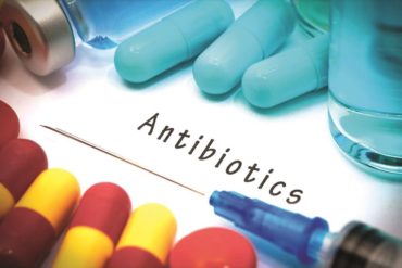 Комбинация антибиотиков для борьбы с бактериями