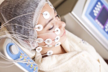 Как выбрать косметолога: 10 признаков хорошего специалиста по аппаратной косметологии